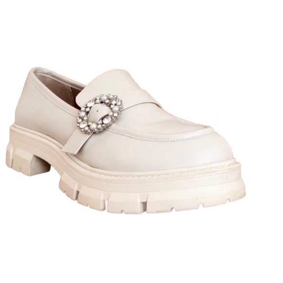 CROWN & IVY ~ Off-White Ivory Slip On Loafers w/Crystal Embellishments size 7.5 - Picture 3 of 8